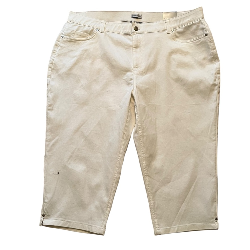Catherines White Sateen Denim Comfort Waist Capri 26W
